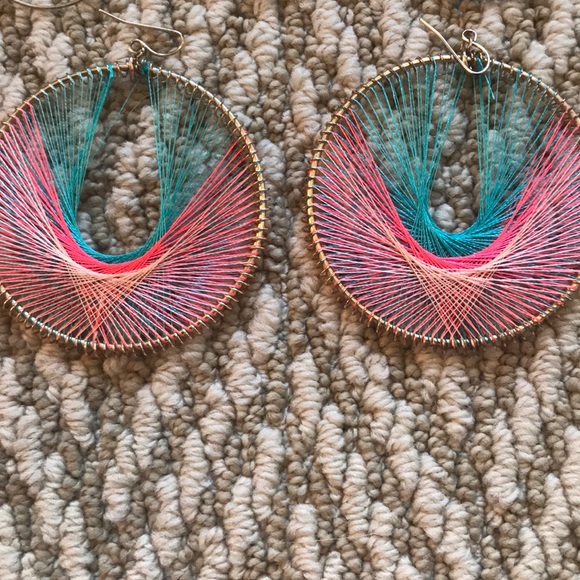 assorted earrings - Picture 2 of 5